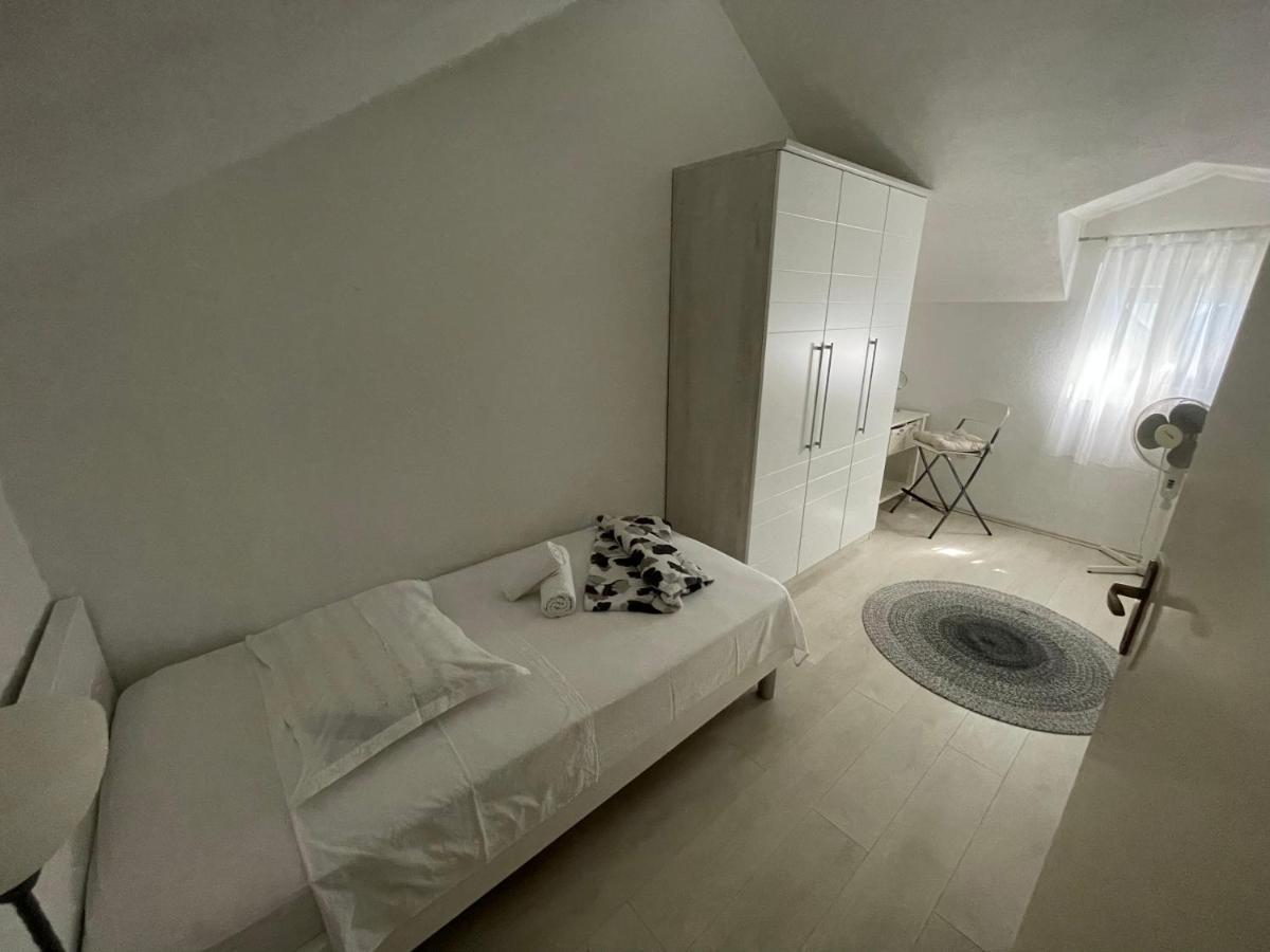 Vacation House Marin With Jacuzzi - Bol, Brac 외부 사진