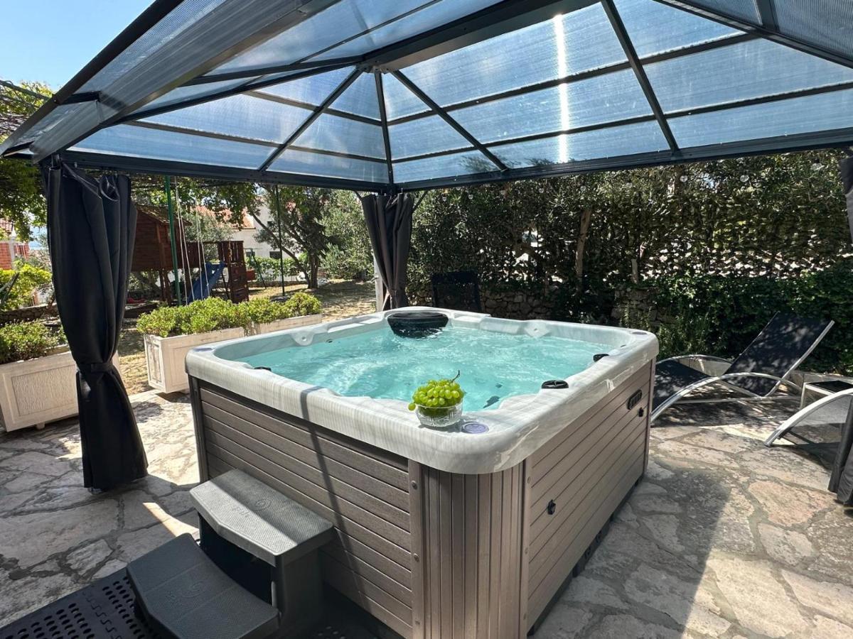 Vacation House Marin With Jacuzzi - Bol, Brac 외부 사진